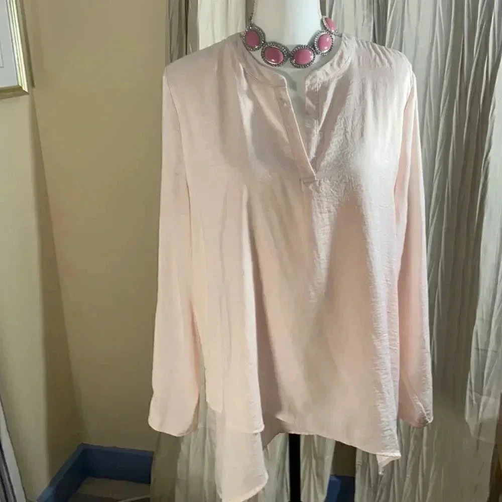 Chico’s sz 2 pale pink high-low uneven draped blouse